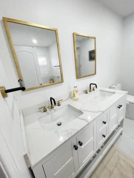 Elegant & Luxurious 3 Bedroom Home Mississauga Exterior photo